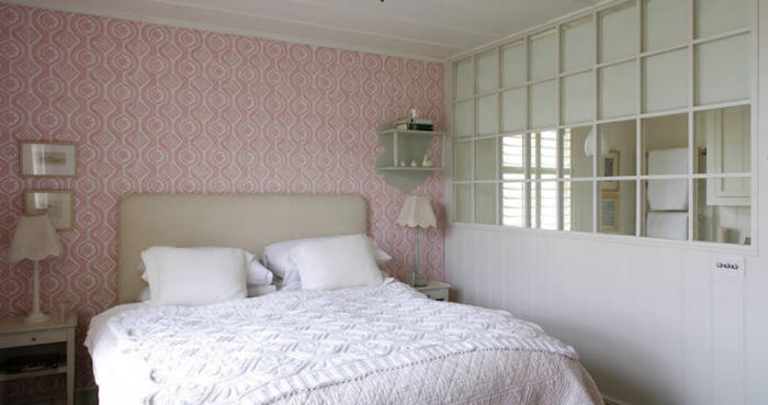 decorar con papel pintado dormitorio principal