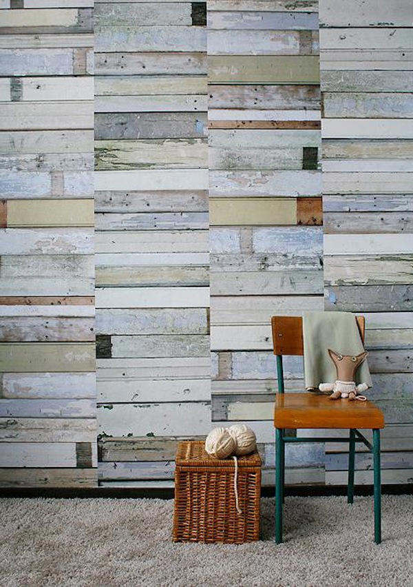 pared con papel pintado tablones de madera