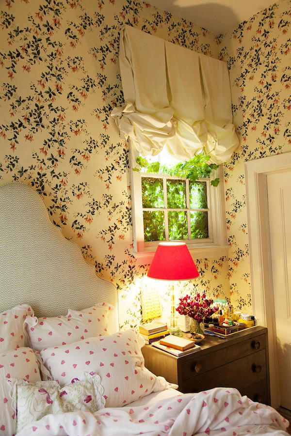 dormitorio-con-papel-pintado-de-flores-4