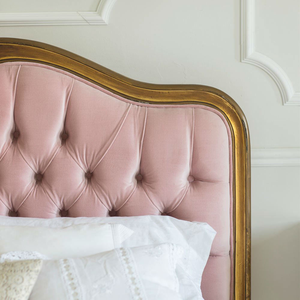 cabecero cama tapizado con terciopelo rosa antiguo