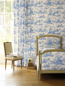 romántico dormitorio con toile de jouy azul