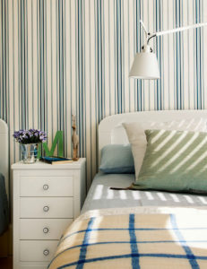 tienda online telas & papel | Estrena dormitorio con papel pintado